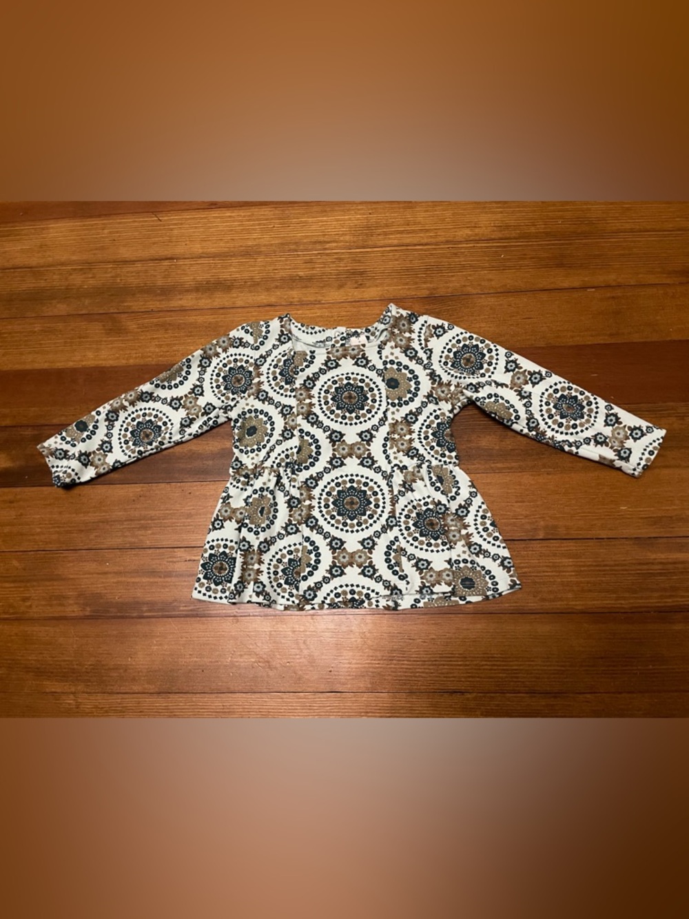 kate quinn White Long-Sleeve Floral Medallion Top with Brown Accents Size 4T